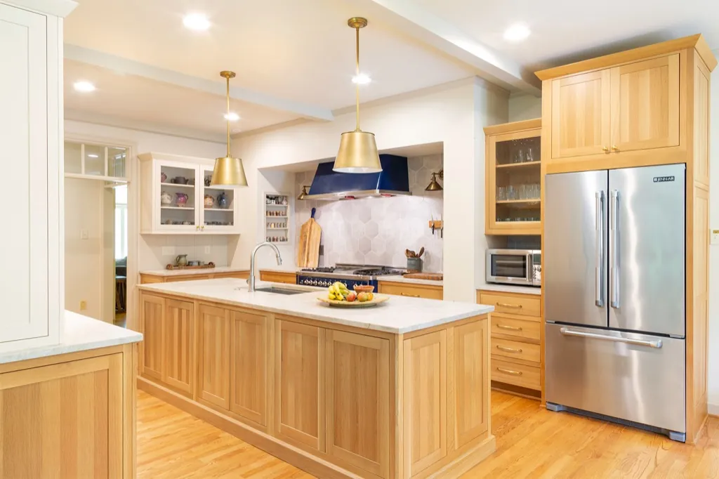 Eclipse full-overlay kitchen cabinetry, line example